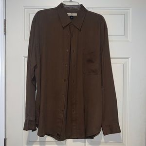 Mens long sleeve button down casual shirt.